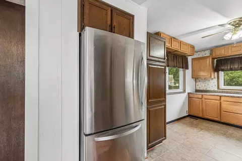 Kitchen - 11806 Maple Ave, Hebron, IL 60034 photo 1 of 4