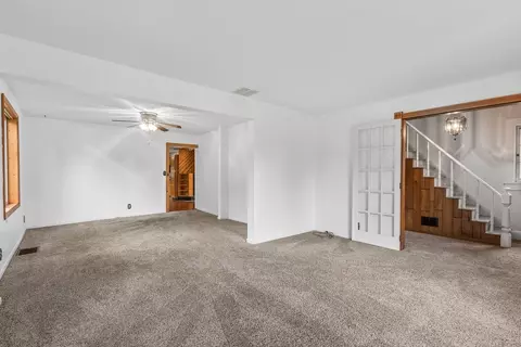 Living - 11806 Maple Ave, Hebron, IL 60034 photo 6 of 10