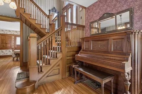 Entry Way - 10216 Main St, Hebron, IL 60034 photo 5 of 25