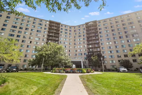 6933 N Kedzie Ave #803, Chicago, IL 60645