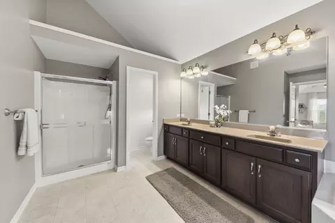 Bath - 13500 Arborview Cir, Plainfield, IL 60585 photo 3 of 8