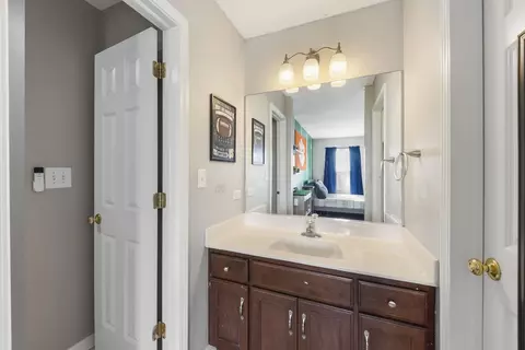 Bath - 13500 Arborview Cir, Plainfield, IL 60585 photo 5 of 8