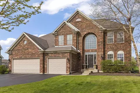 Exterior - 13500 Arborview Cir, Plainfield, IL 60585 photo 2 of 8