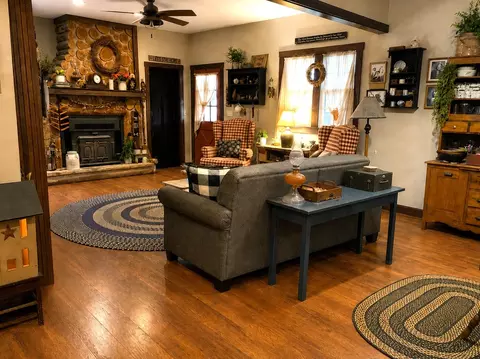 Living - 404 W Park St, Morrison, IL 61270 photo 2 of 2