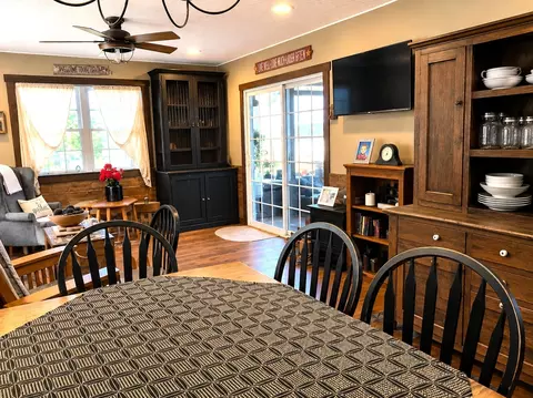 Dining - 404 W Park St, Morrison, IL 61270 photo 1 of 1