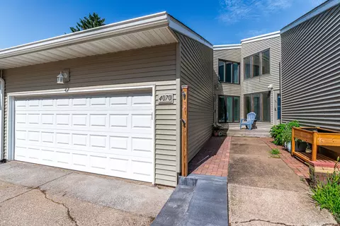 4070 Prairie Ln #0, Bettendorf, IA 52722