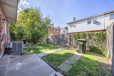 Exterior - 8812 Dee Rd #A, Des Plaines, IL 60016 photo 2 of 2