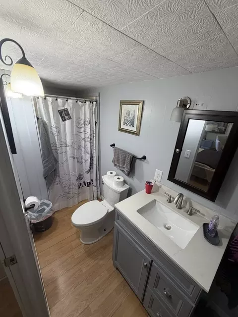 Bath - 124 S Maple St, Tamaroa, IL 62888 photo 1 of 2