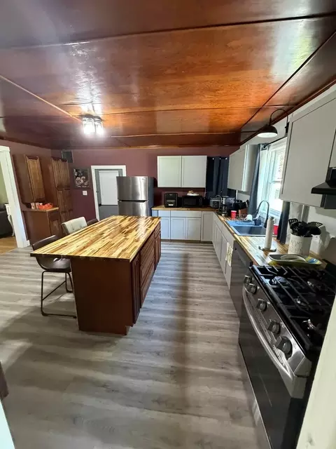Kitchen - 124 S Maple St, Tamaroa, IL 62888 photo 3 of 3