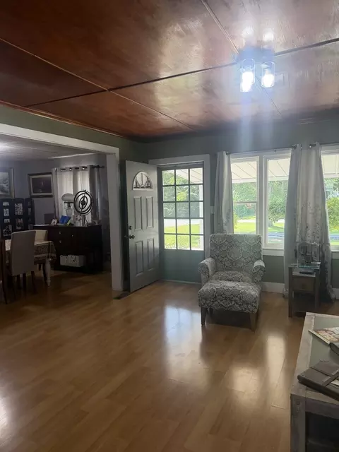 Entry Way - 124 S Maple St, Tamaroa, IL 62888 photo 2 of 4