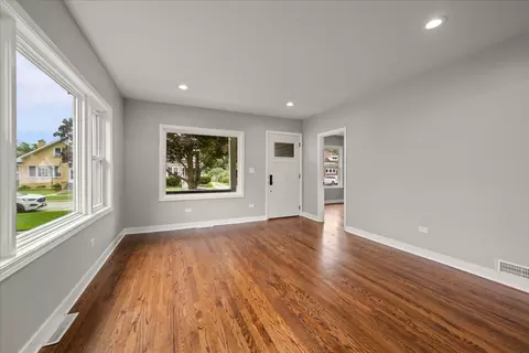 Living - Undisclosed, Des Plaines, IL 60018 photo 2 of 4