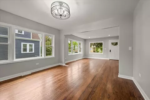 Living - Undisclosed, Des Plaines, IL 60018 photo 4 of 4