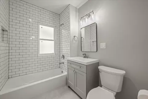 Bath - Undisclosed, Des Plaines, IL 60018 photo 1 of 2