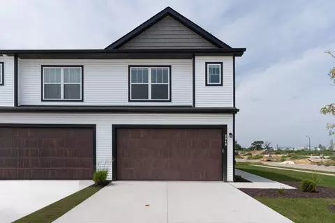 5940 Butterfield Dr, Bettendorf, IA 52722