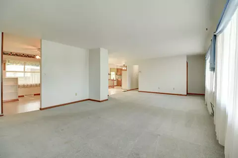 Living - 1237 Harrison Dr, Clinton, IA 52732 photo 4 of 4