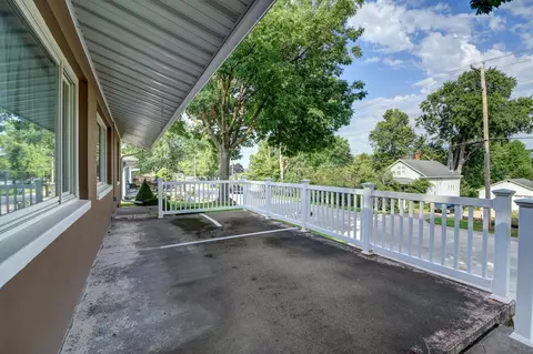 Exterior - 1237 Harrison Dr, Clinton, IA 52732 photo 2 of 7