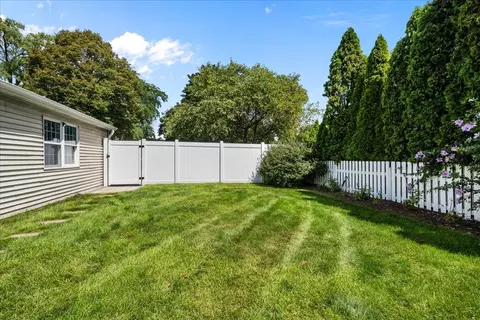 Exterior - 2311 Sigwalt St, Rolling Meadows, IL 60008 photo 5 of 5