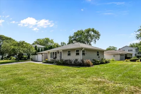 Exterior - 2311 Sigwalt St, Rolling Meadows, IL 60008 photo 2 of 5