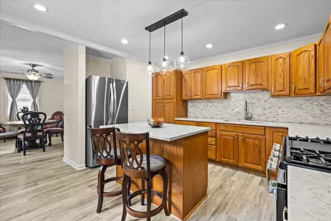 Kitchen - 2311 Sigwalt St, Rolling Meadows, IL 60008 photo 2 of 2