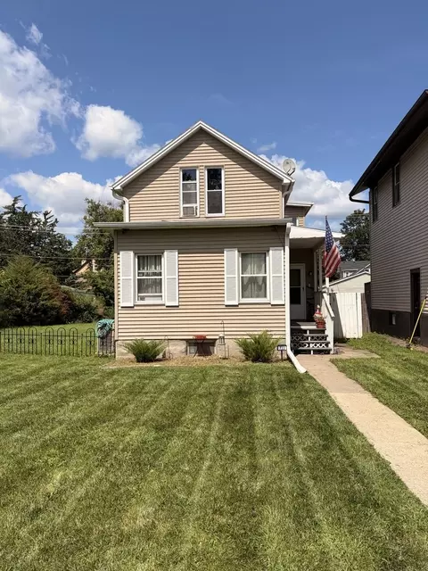 722 6th Ave S, Clinton, IA 52732