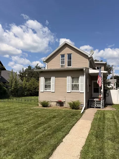 722 6th Ave S, Clinton, IA 52732