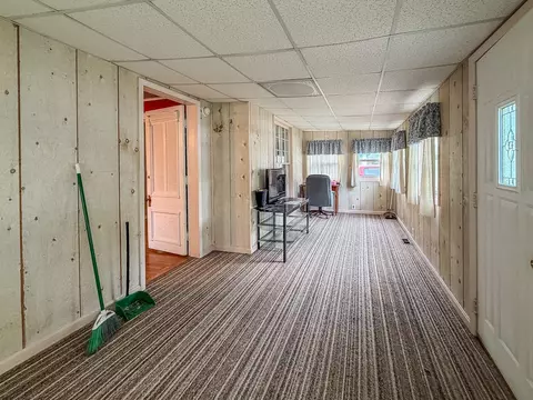 Exterior - 907 Central Ave, Tilton, IL 61833 photo 3 of 16