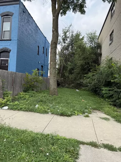 4318 W Gladys Ave, Chicago, IL 60624