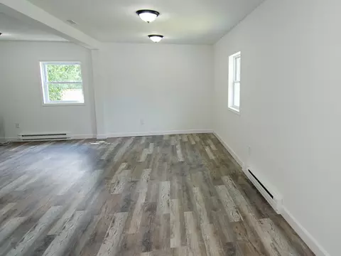 Living - 3116 Oak Ave, Mattoon, IL 61938 photo 4 of 4