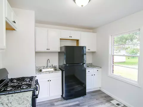 Kitchen - 3116 Oak Ave, Mattoon, IL 61938 photo 2 of 4
