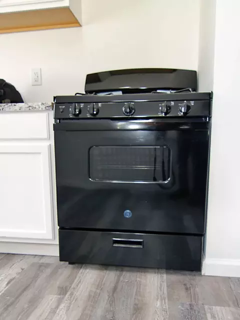 Kitchen - 3116 Oak Ave, Mattoon, IL 61938 photo 4 of 4