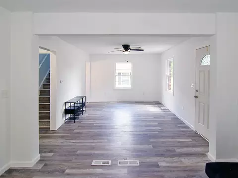 Living - 3116 Oak Ave, Mattoon, IL 61938 photo 1 of 4