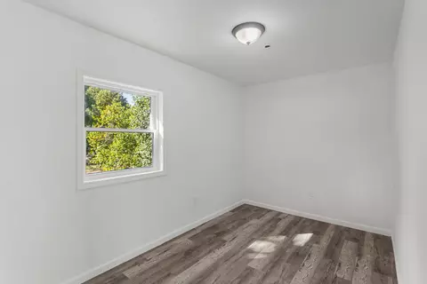 Bedroom - 3116 Oak Ave, Mattoon, IL 61938 photo 5 of 6