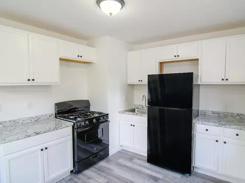 Kitchen - 3116 Oak Ave, Mattoon, IL 61938 photo 1 of 4