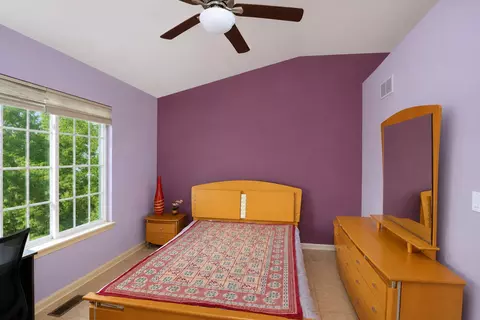 Bedroom - 5559 Elizabeth Pl, Rolling Meadows, IL 60008 photo 1 of 3
