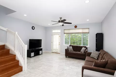 Living - 5559 Elizabeth Pl, Rolling Meadows, IL 60008 photo 1 of 1
