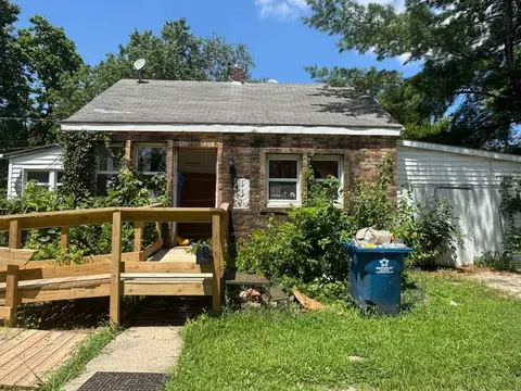 331 Ellis St, Centralia, IL 62801 photo 2