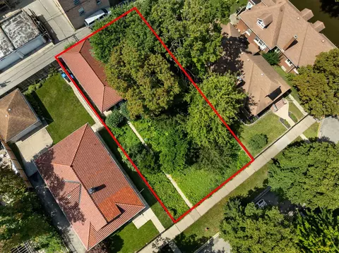 4940 N Bernard St, Chicago, IL 60625