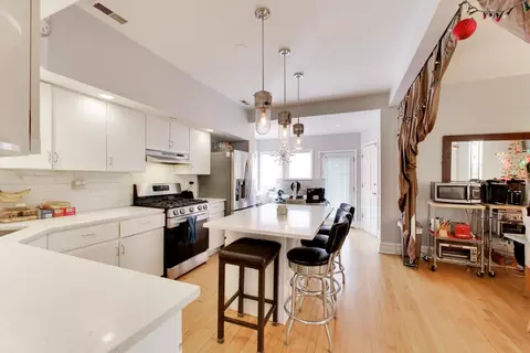 Kitchen - 3307 N Oakley Ave, Chicago, IL 60618 photo 1 of 5