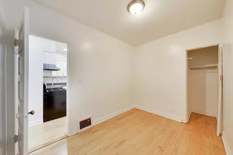 Bedroom - 3307 N Oakley Ave, Chicago, IL 60618 photo 5 of 6
