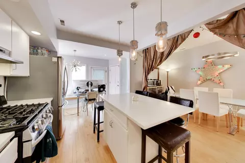 Kitchen - 3307 N Oakley Ave, Chicago, IL 60618 photo 2 of 5