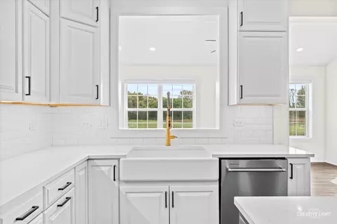 Kitchen - 3527 S Riding Rdg, Elgin, IL 60124 photo 1 of 5