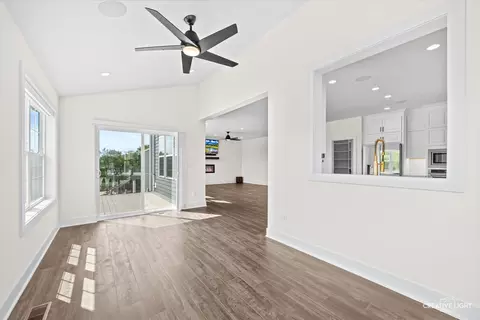 Entry Way - 3527 S Riding Rdg, Elgin, IL 60124 photo 2 of 3