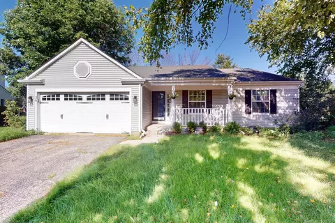 36 Mckinley Ln, Streamwood, IL 60107