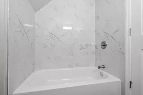 Bath - 353 E 119th Pl, Chicago, IL 60628 photo 3 of 3