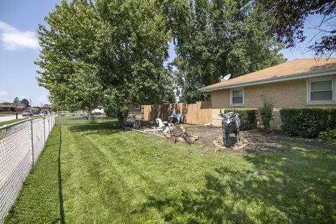 Exterior - 7840 W 76th St, Bridgeview, IL 60455 photo 5 of 5