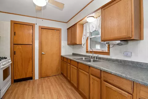 Kitchen - 7840 W 76th St, Bridgeview, IL 60455 photo 1 of 2