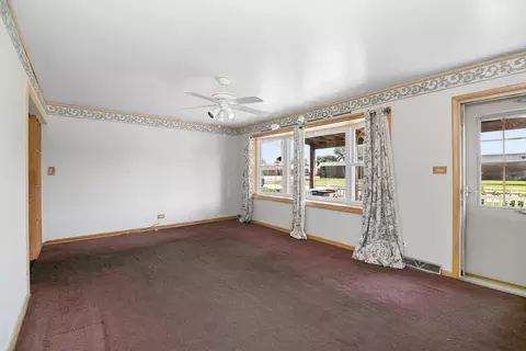 Living - 7840 W 76th St, Bridgeview, IL 60455 photo 2 of 5