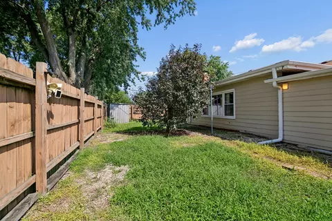 Exterior - 7840 W 76th St, Bridgeview, IL 60455 photo 4 of 5