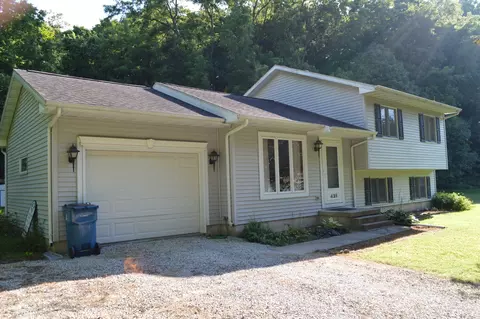 435 Public St, Tiskilwa, IL 61368