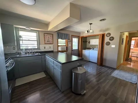Kitchen - 530 E 3rd St, Lockport, IL 60441 photo 1 of 4